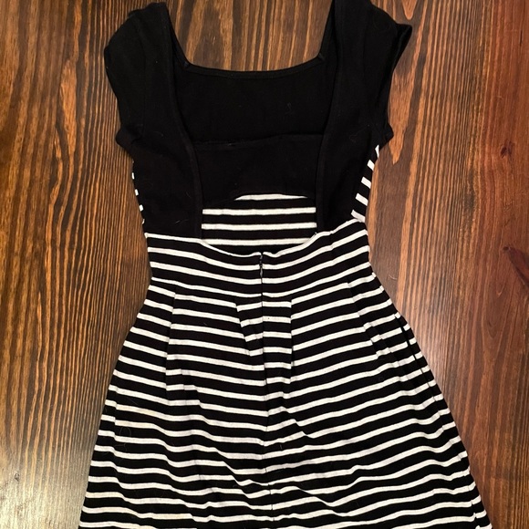 French Connection Striped Open Back Mini Dress US4 - Picture 3 of 4